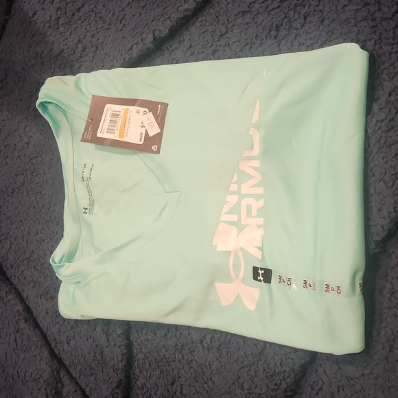 Under Armour short sleeve top size M - Picture 2 of 3